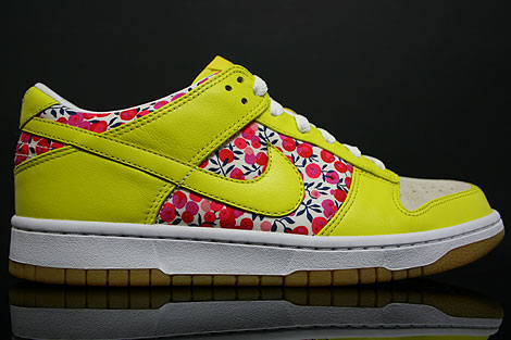 Nike Dunk Low WMNS Carmine Zest